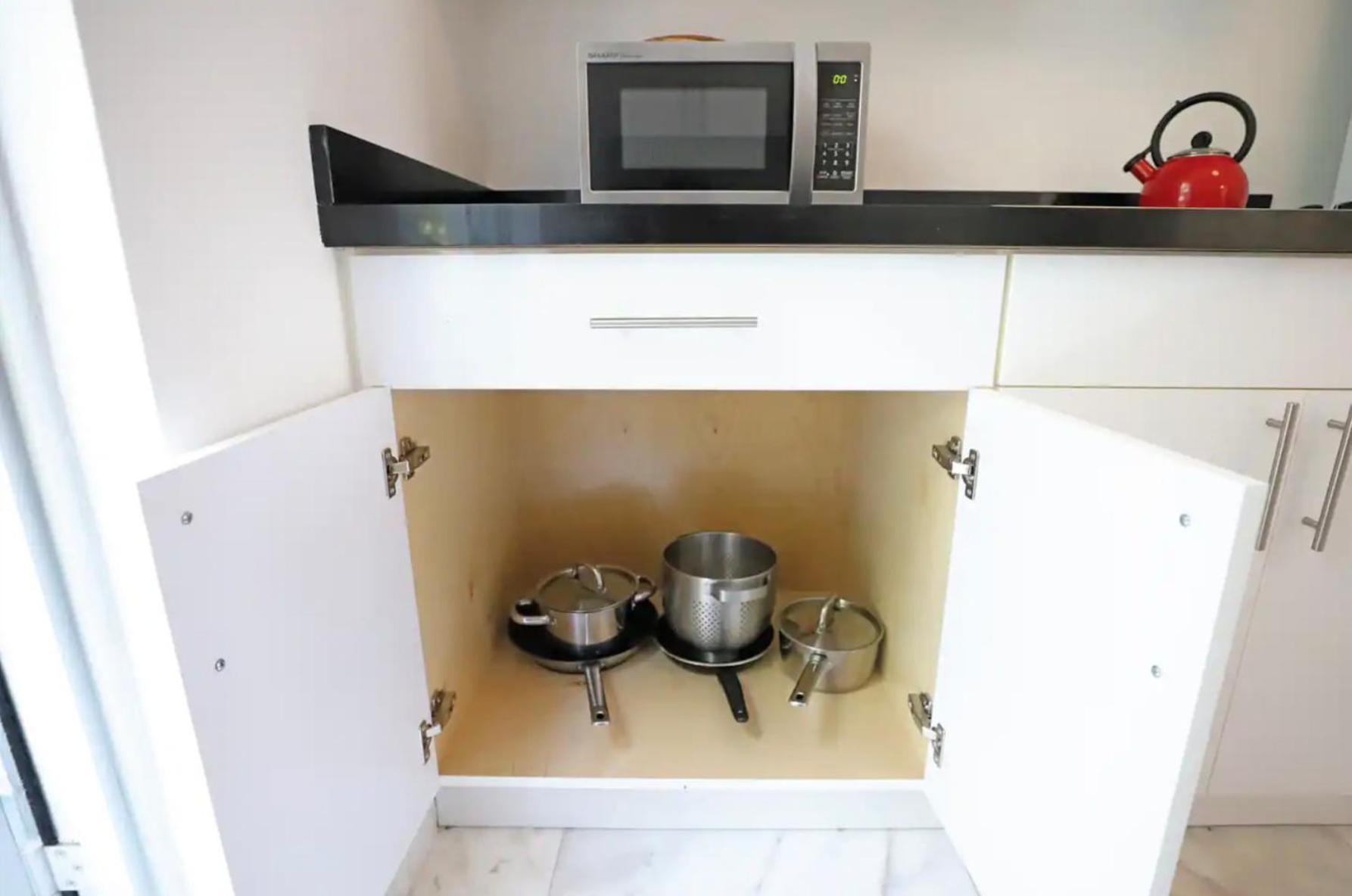 South Beach 2 Bedroom Family & Pet Friendly Apartment With Balcony & Free Parking マイアミビーチ エクステリア 写真